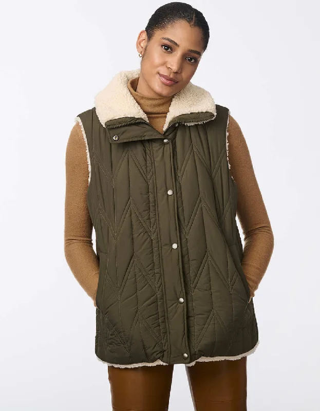 Dual Charm Sherpa Vest